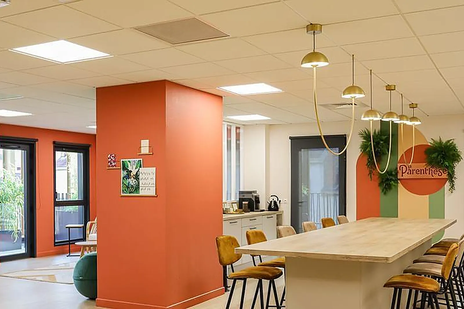 Lieux événementiels, LA PARENTHÈSE - L'INTERMÈDE PROFESSIONNEL