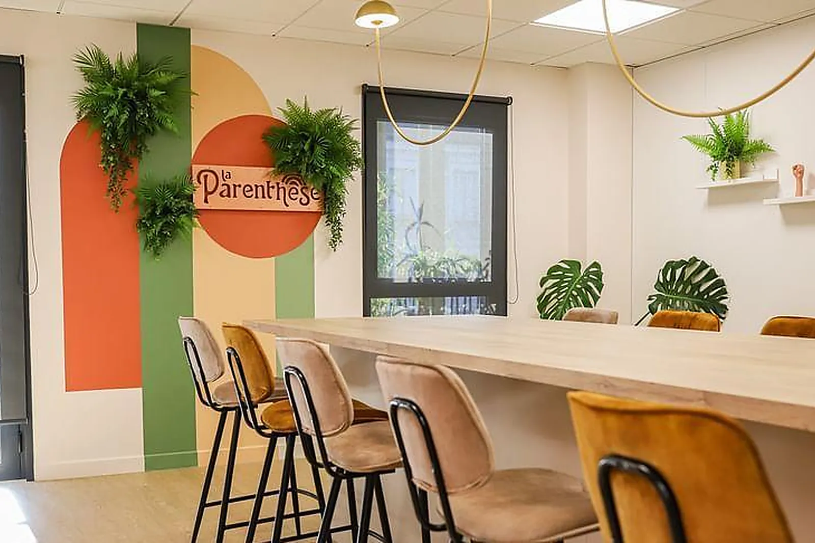 Lieux événementiels, LA PARENTHÈSE - L'INTERMÈDE PROFESSIONNEL