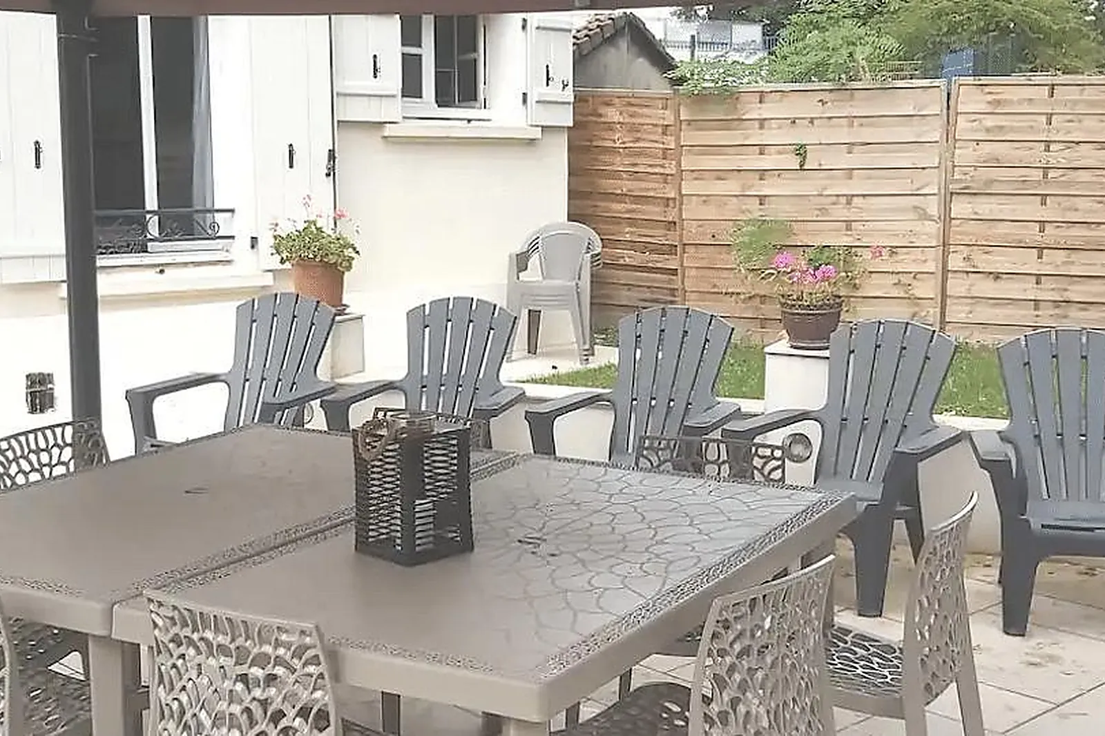 Lieux événementiels, LA PIERRE PRÉCIEUSE