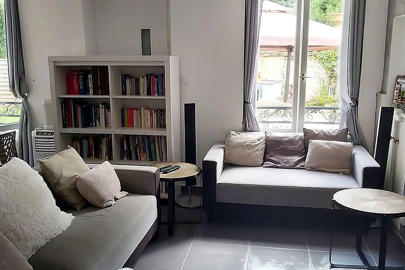 Lieux événementiels, LA PIERRE PRÉCIEUSE