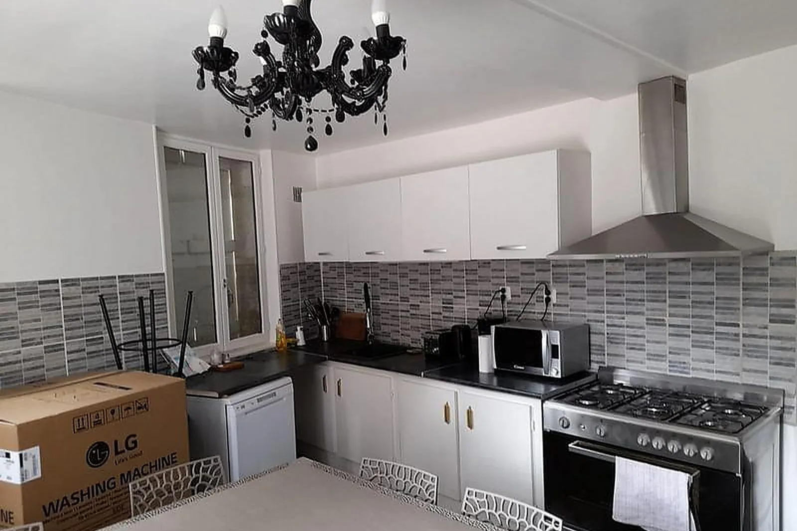 Lieux événementiels, LA PIERRE PRÉCIEUSE