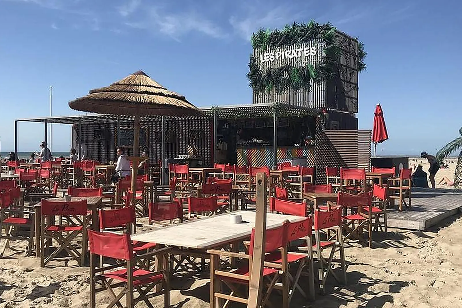 Lieux événementiels, LA PLAGE DES PIRATES