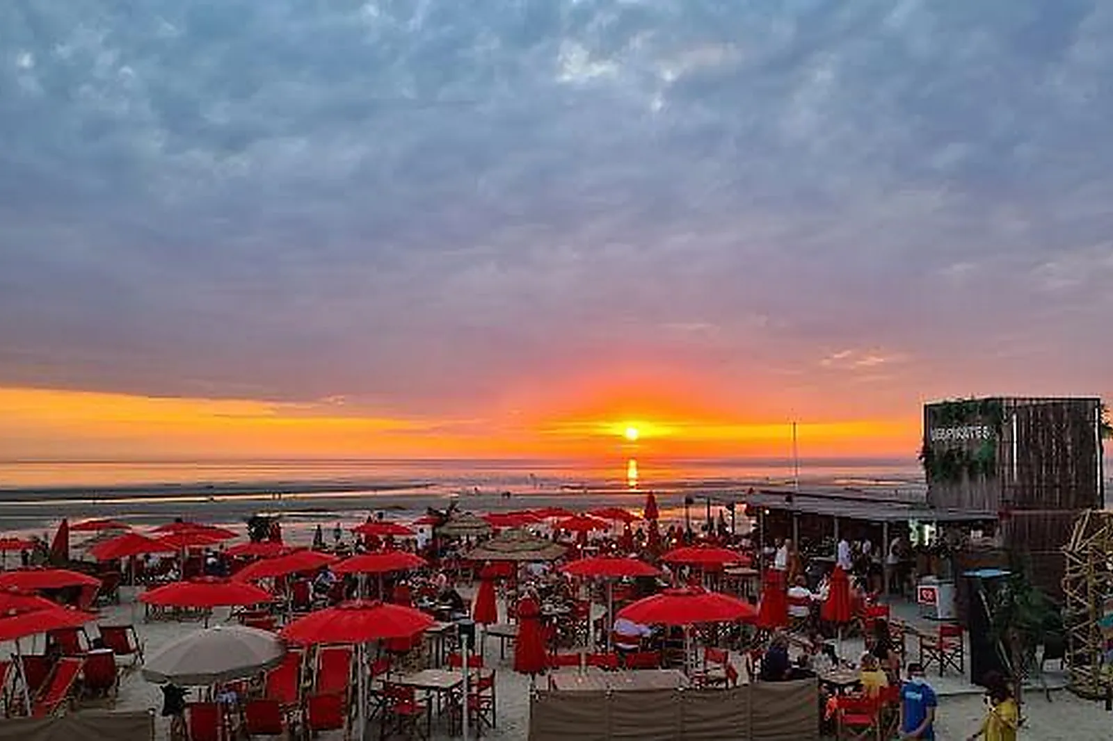 Lieux événementiels, LA PLAGE DES PIRATES