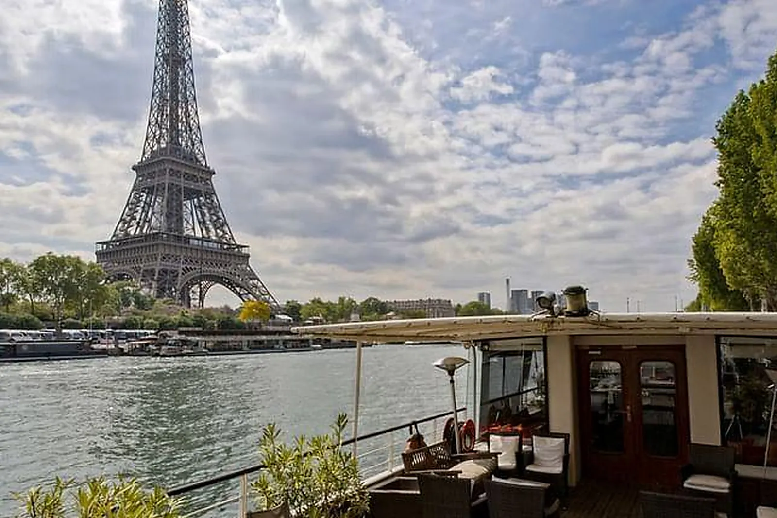 Lieux événementiels, LA PÉNICHE EIFFEL