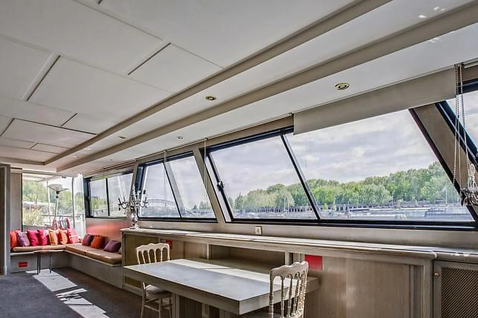 Lieux événementiels, LA PÉNICHE EIFFEL