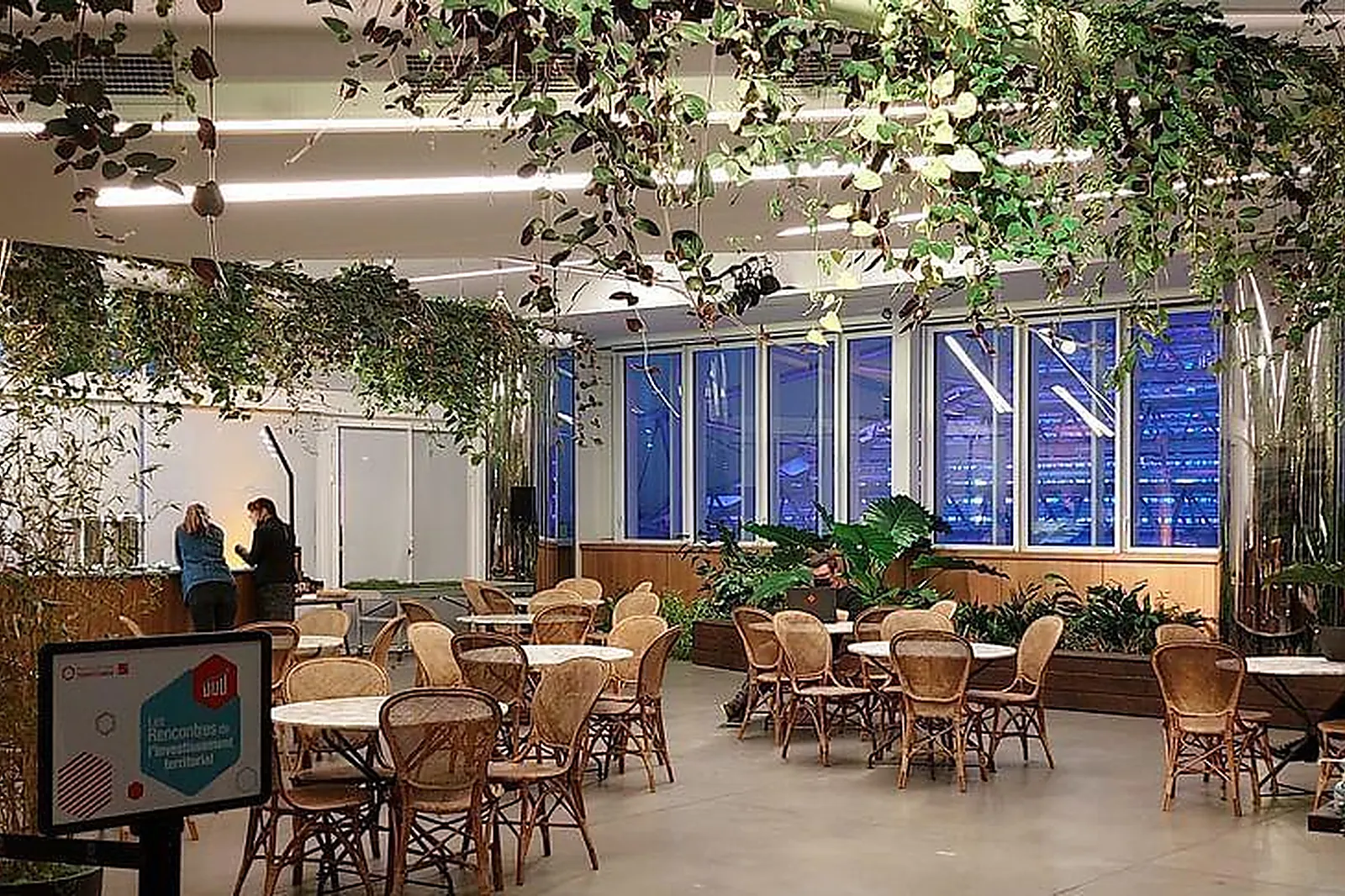 Lieux événementiels, LE JULES VERNE ****