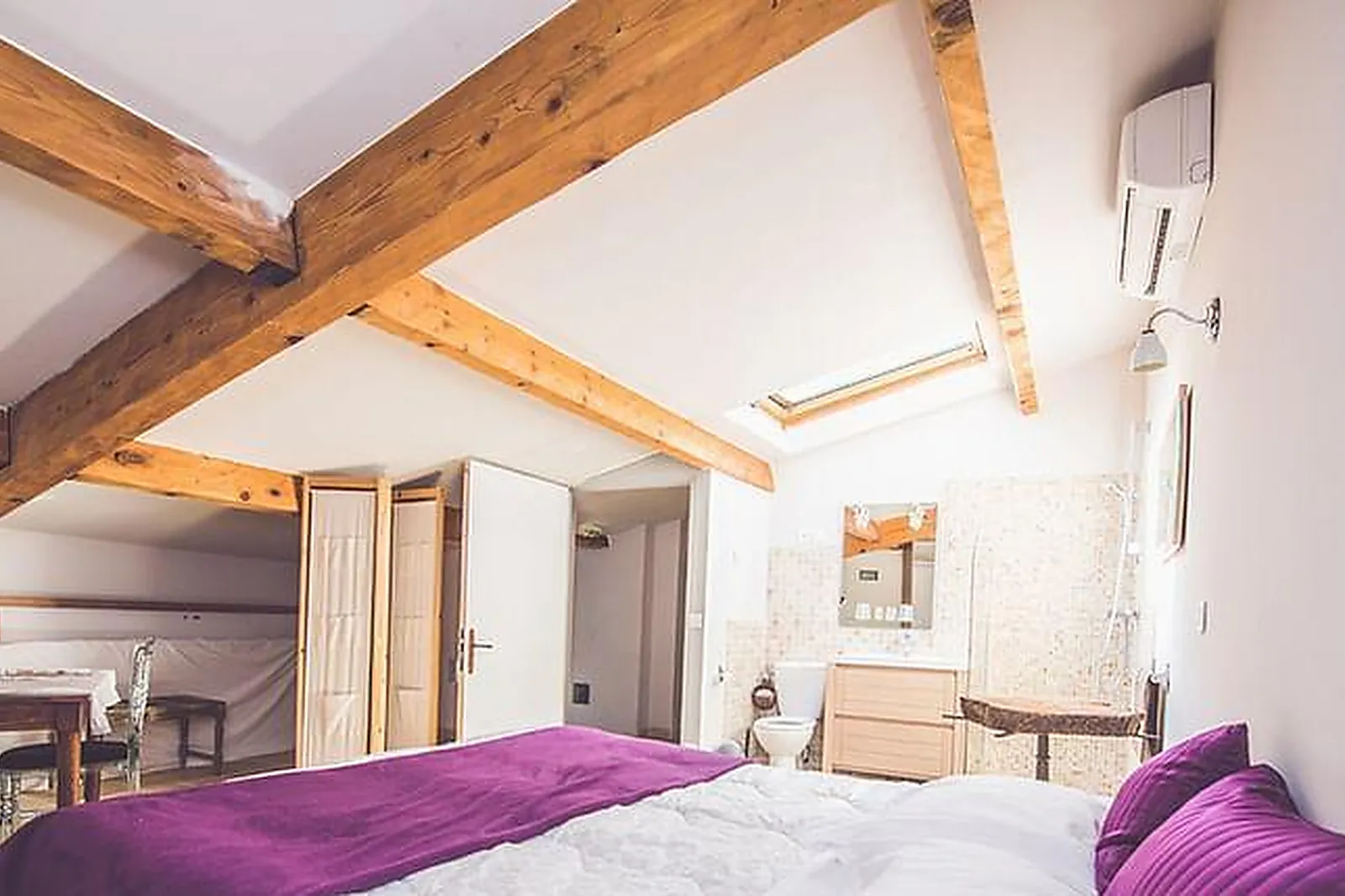 Lieux événementiels, LA SOURCE - AUBERGE CONTEMPORAINE