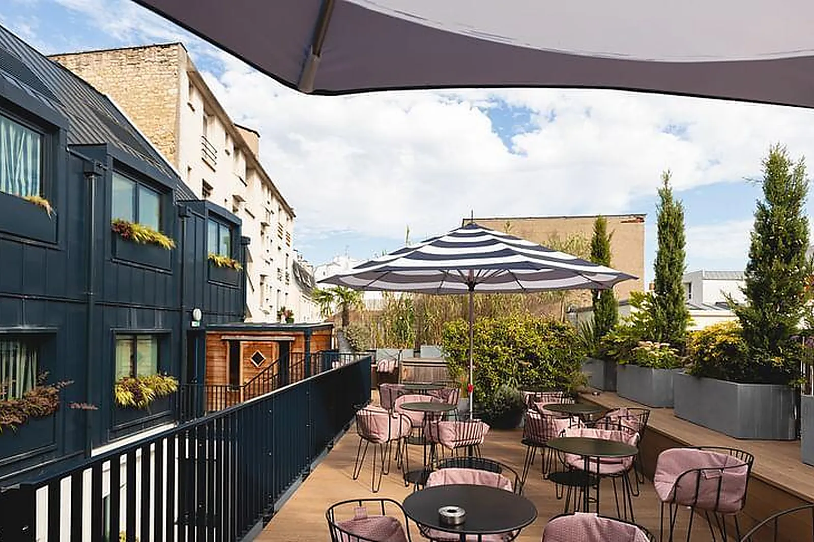 Lieux événementiels, LA TERRASSE/ LE BAR - HOTEL WALLACE****