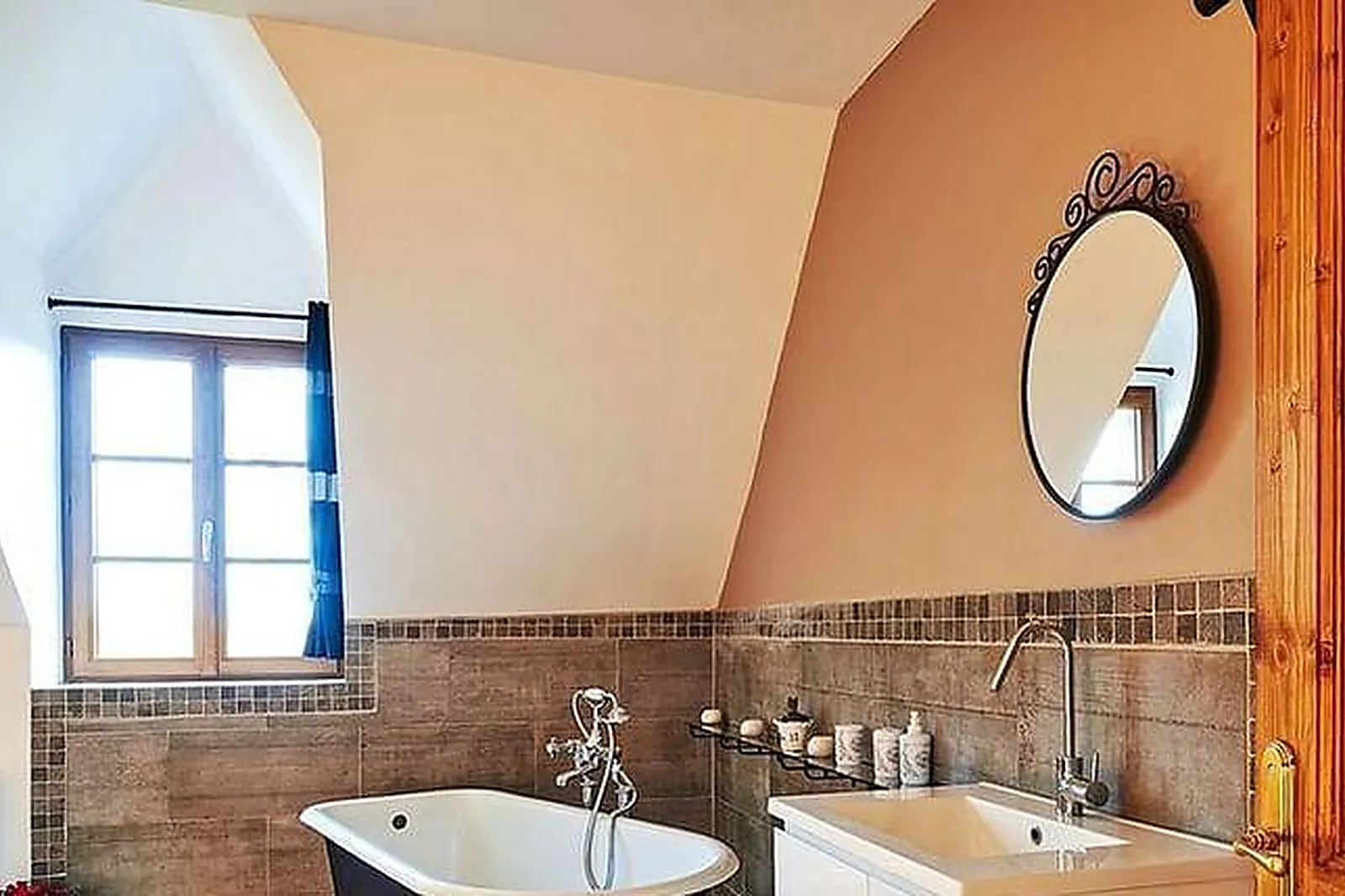 Lieux événementiels, LA TOUR D'ALIGRE