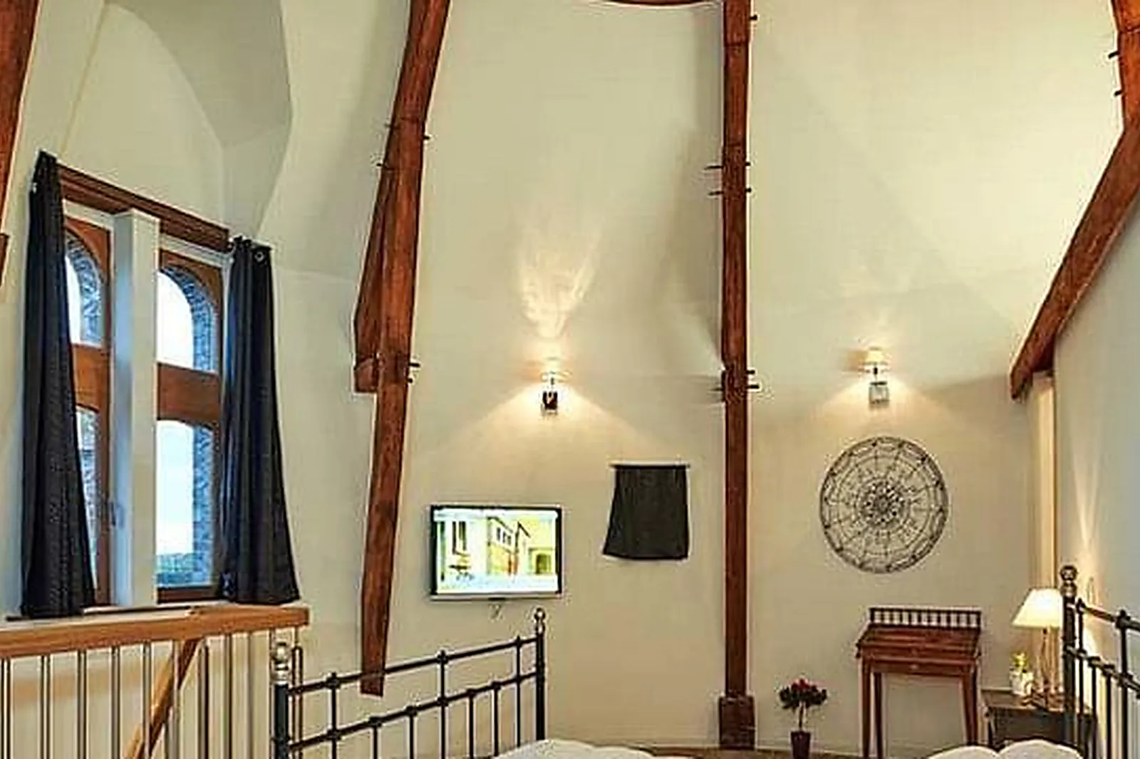 Lieux événementiels, LA TOUR D'ALIGRE