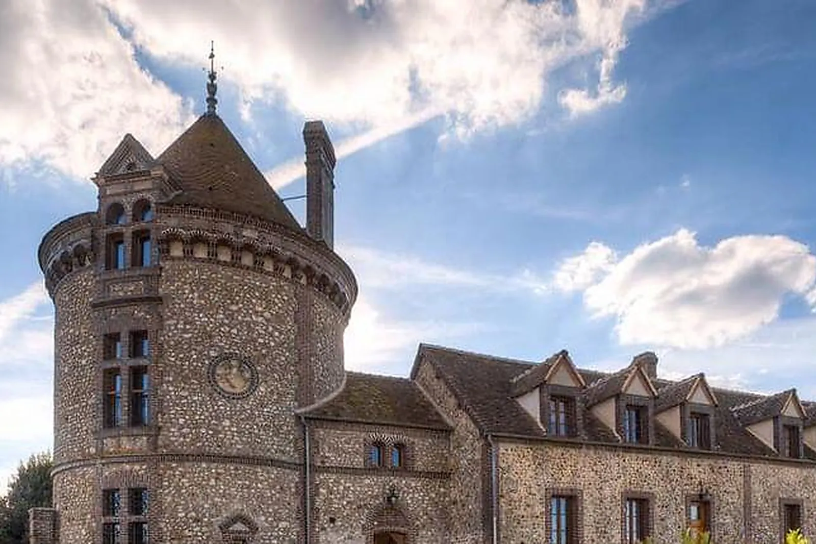 Lieux événementiels, LA TOUR D'ALIGRE