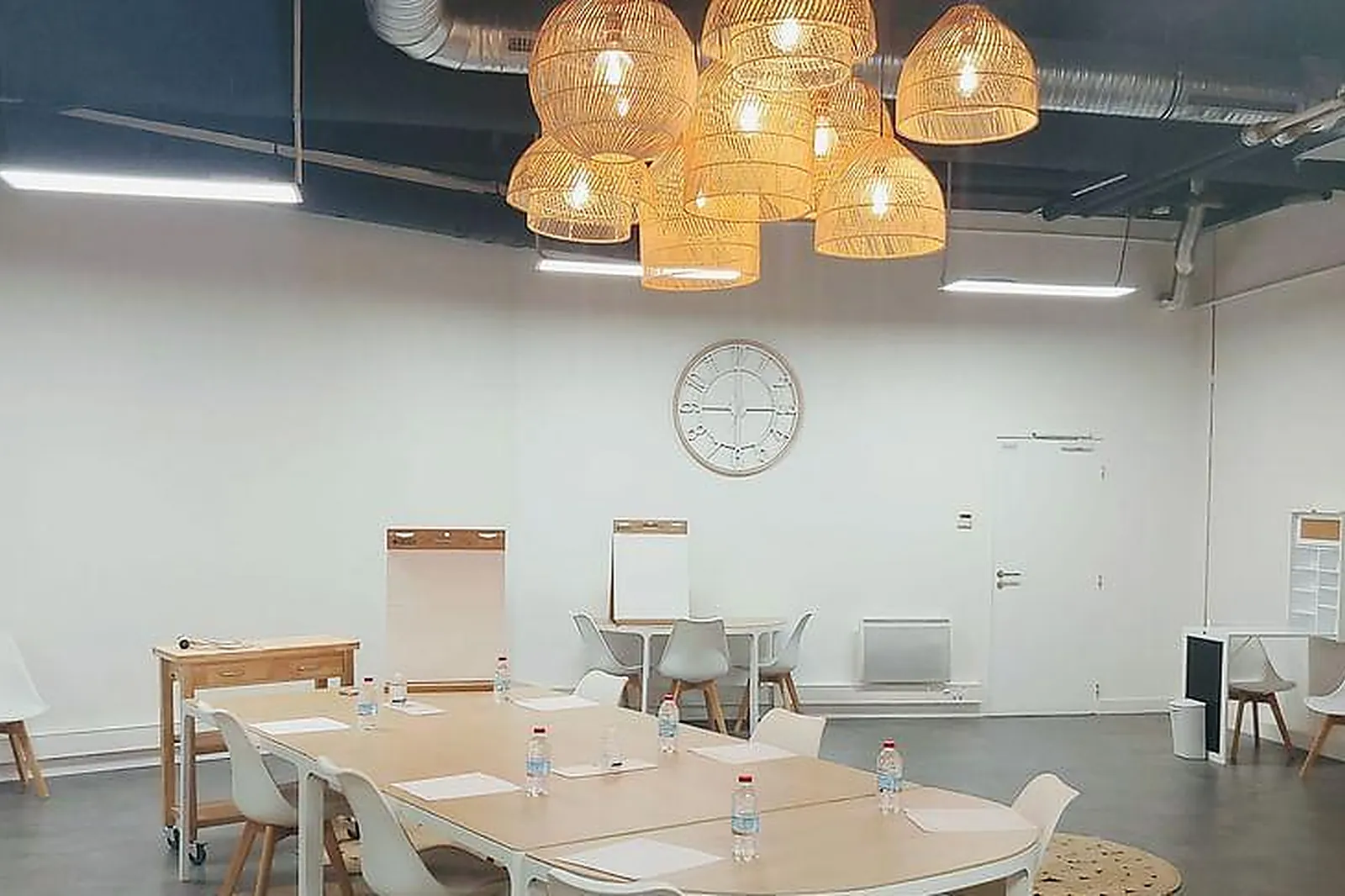 Lieux événementiels, LA TROISIÈME PLACE