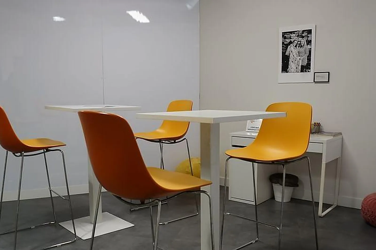 Lieux événementiels, LA TROISIÈME PLACE