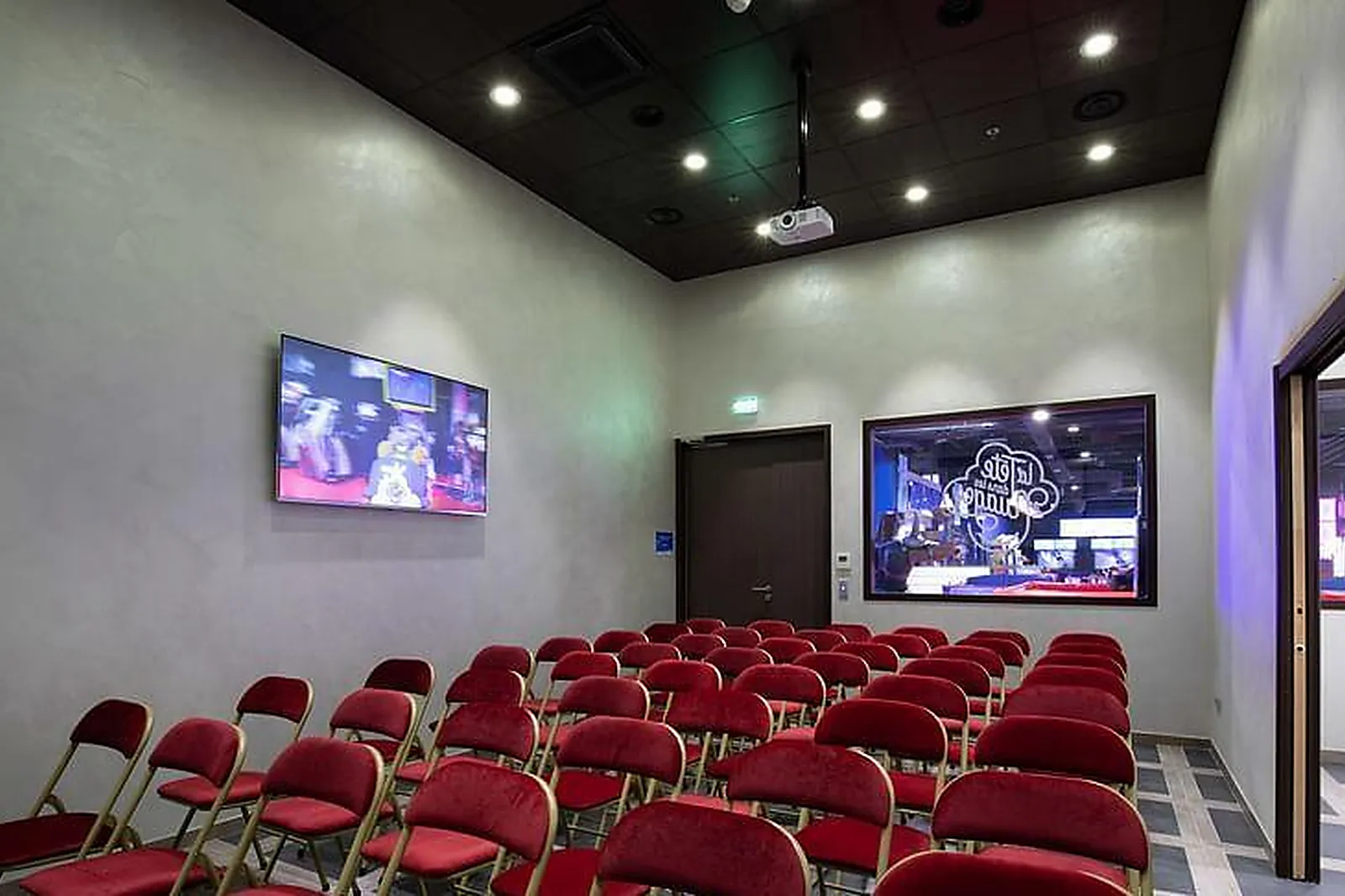 Lieux événementiels, LA TÊTE DANS LES NUAGES - LYON