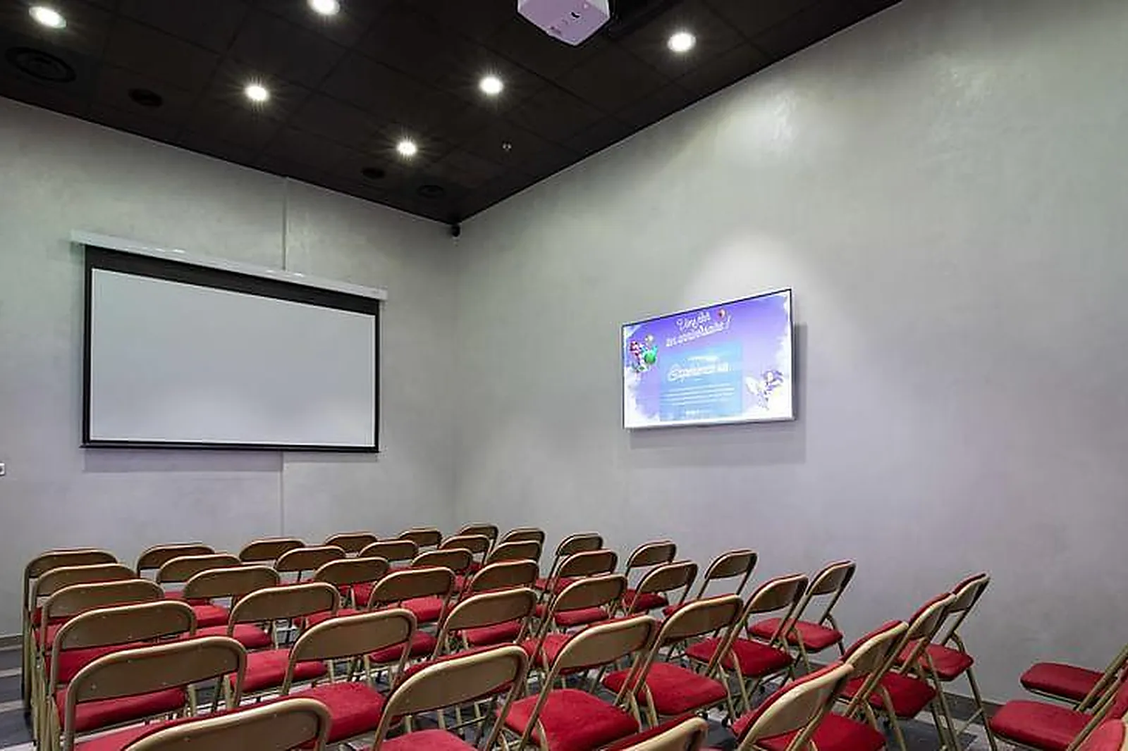 Lieux événementiels, LA TÊTE DANS LES NUAGES - LYON