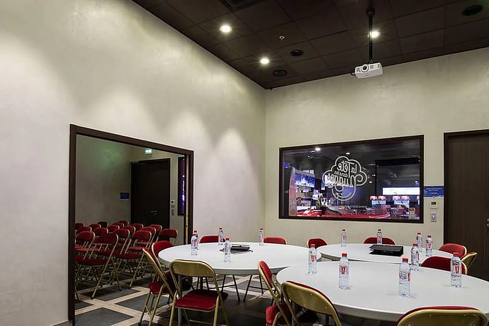 Lieux événementiels, LA TÊTE DANS LES NUAGES - LYON