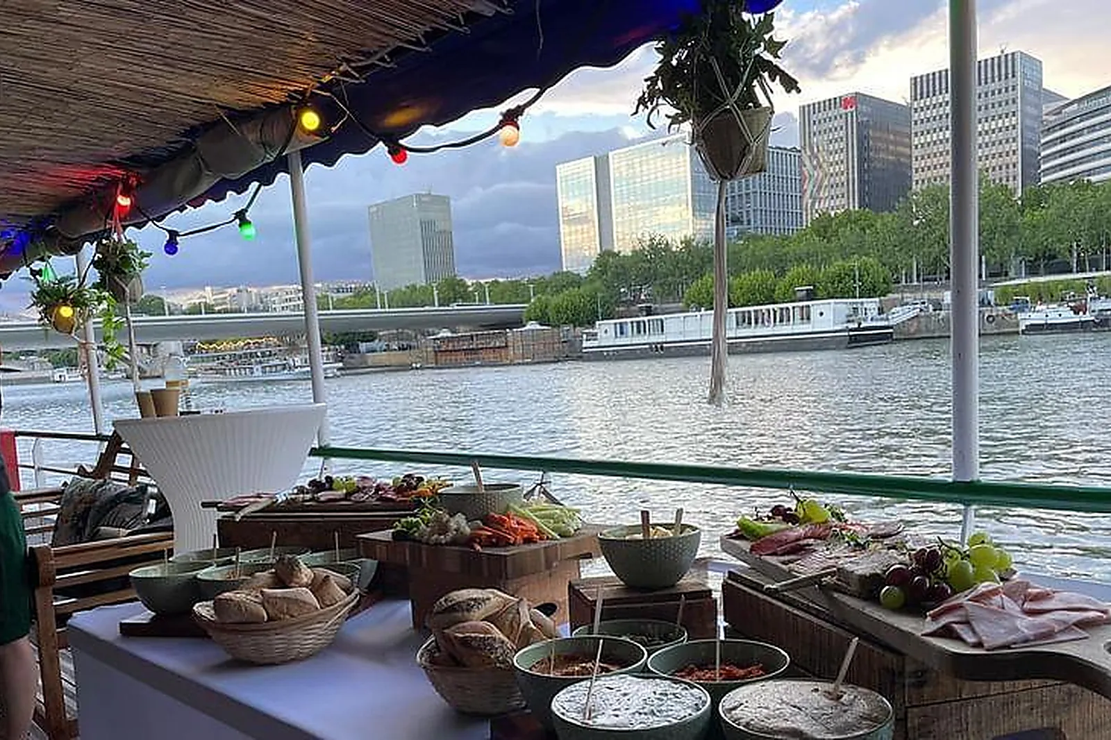 Lieux événementiels, LA GUINGUETTE PIRATE