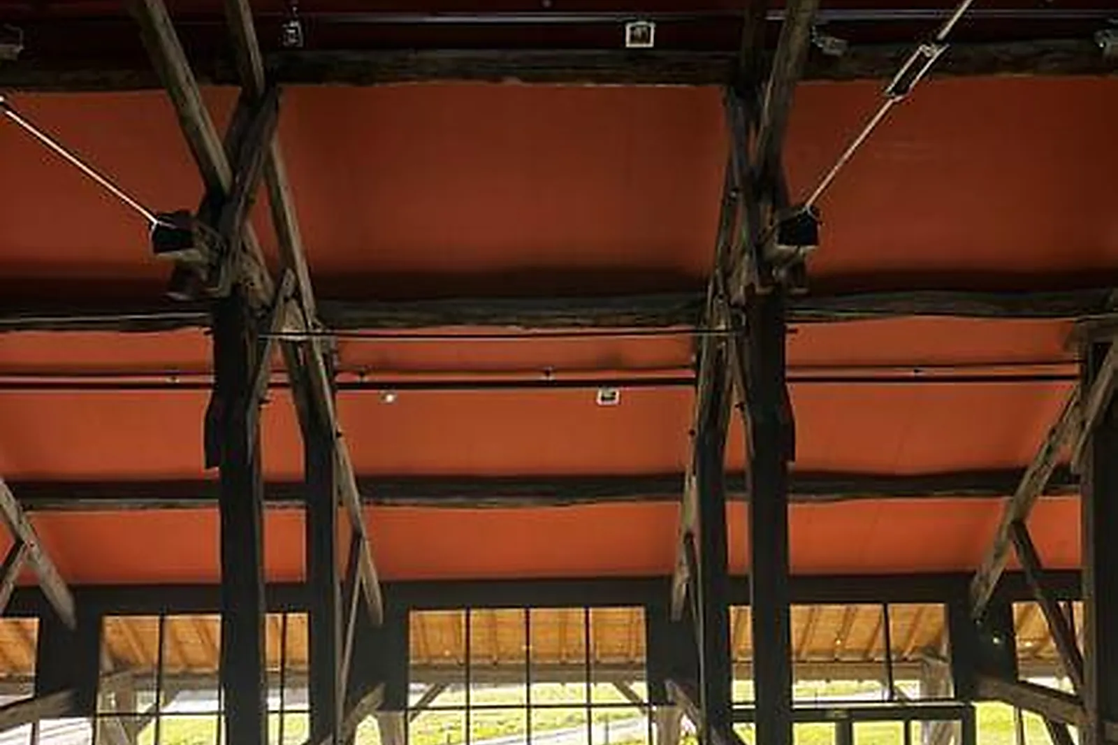 Lieux événementiels, LA HALLE DE GROSSOUVRE