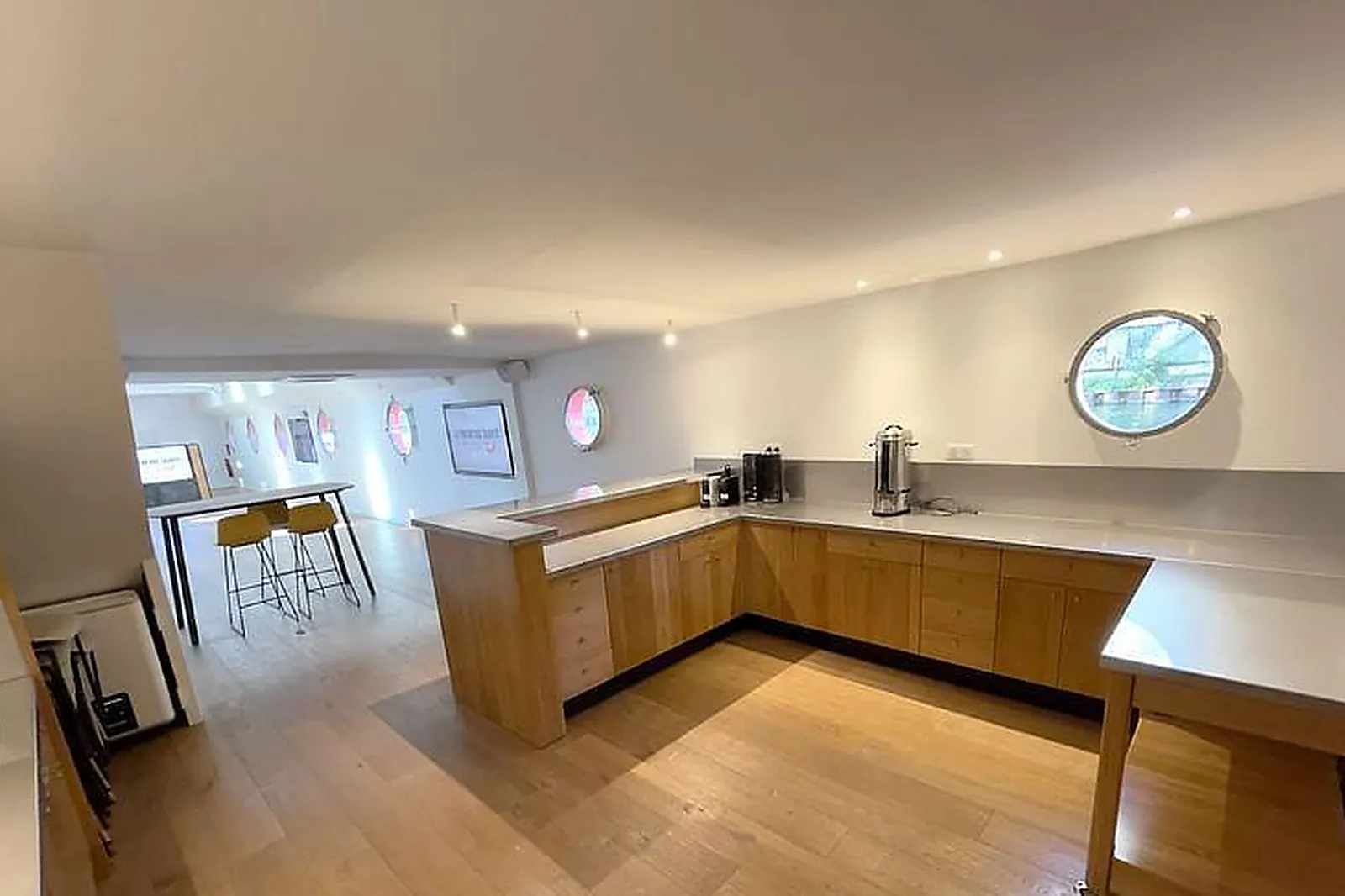 Lieux événementiels, LA PÉNICHE SAINT LOUIS