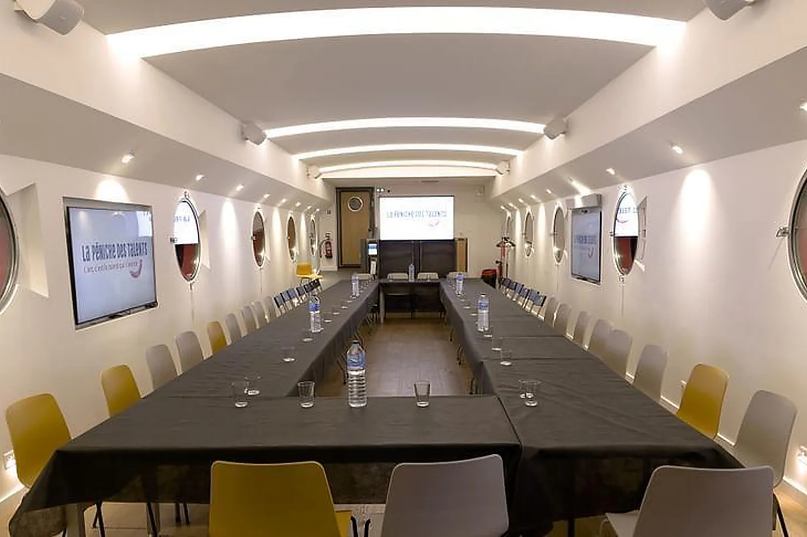 Lieux événementiels, LA PÉNICHE SAINT LOUIS