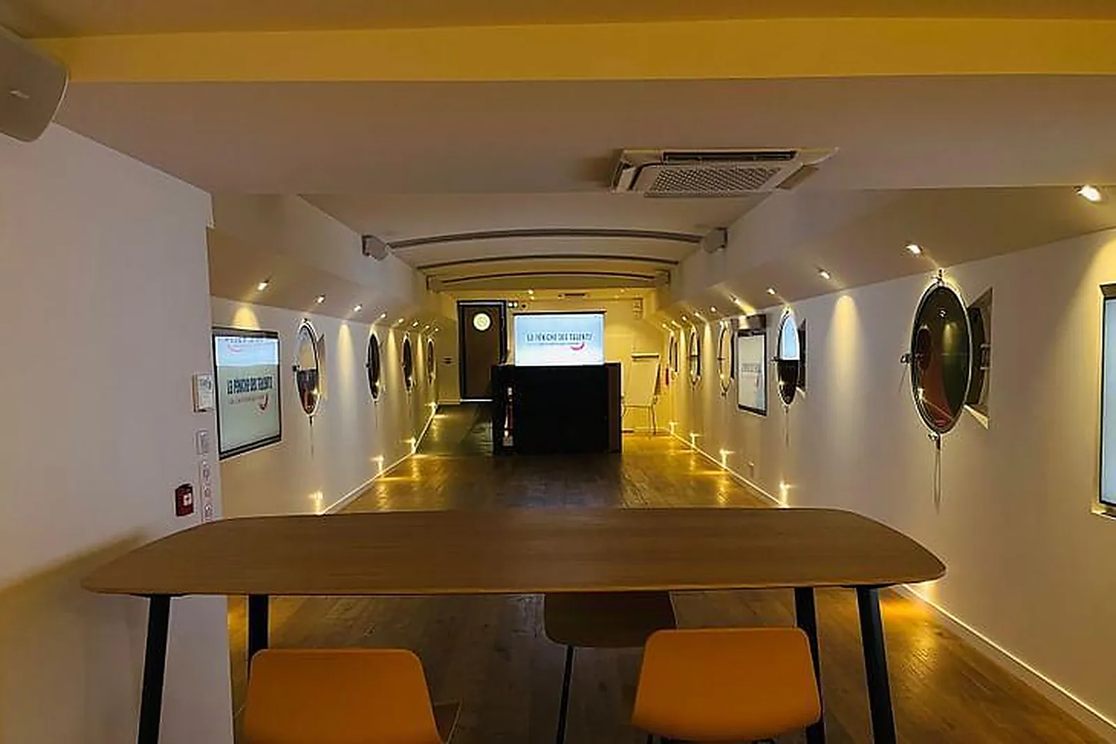 Lieux événementiels, LA PÉNICHE SAINT LOUIS