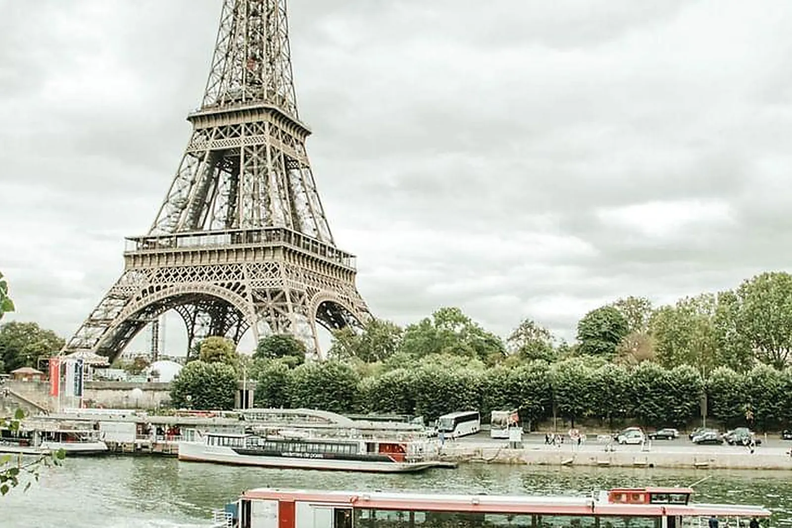 Lieux événementiels, LA PÉNICHE DE DANA