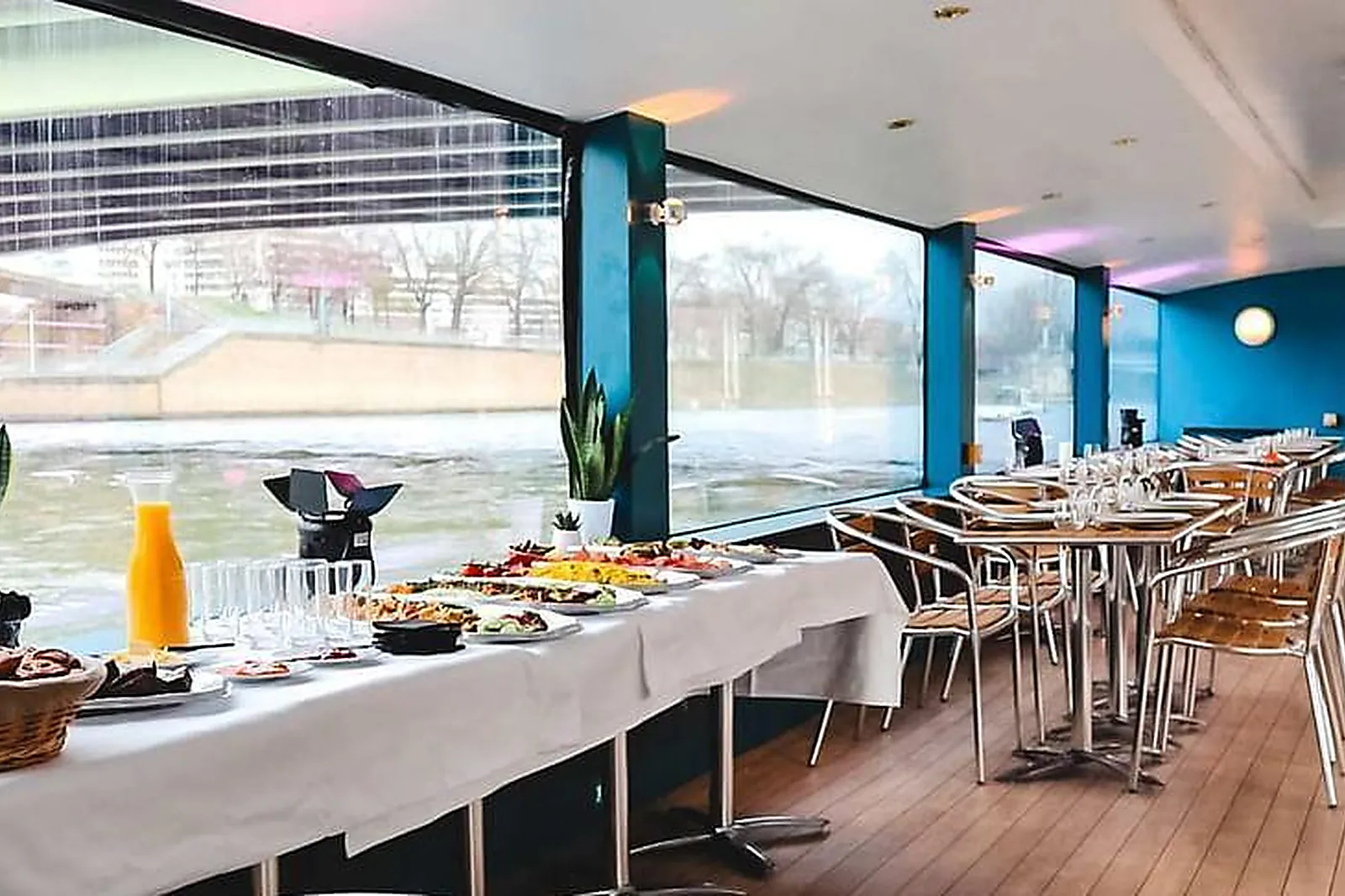 Lieux événementiels, LA PÉNICHE DE DANA