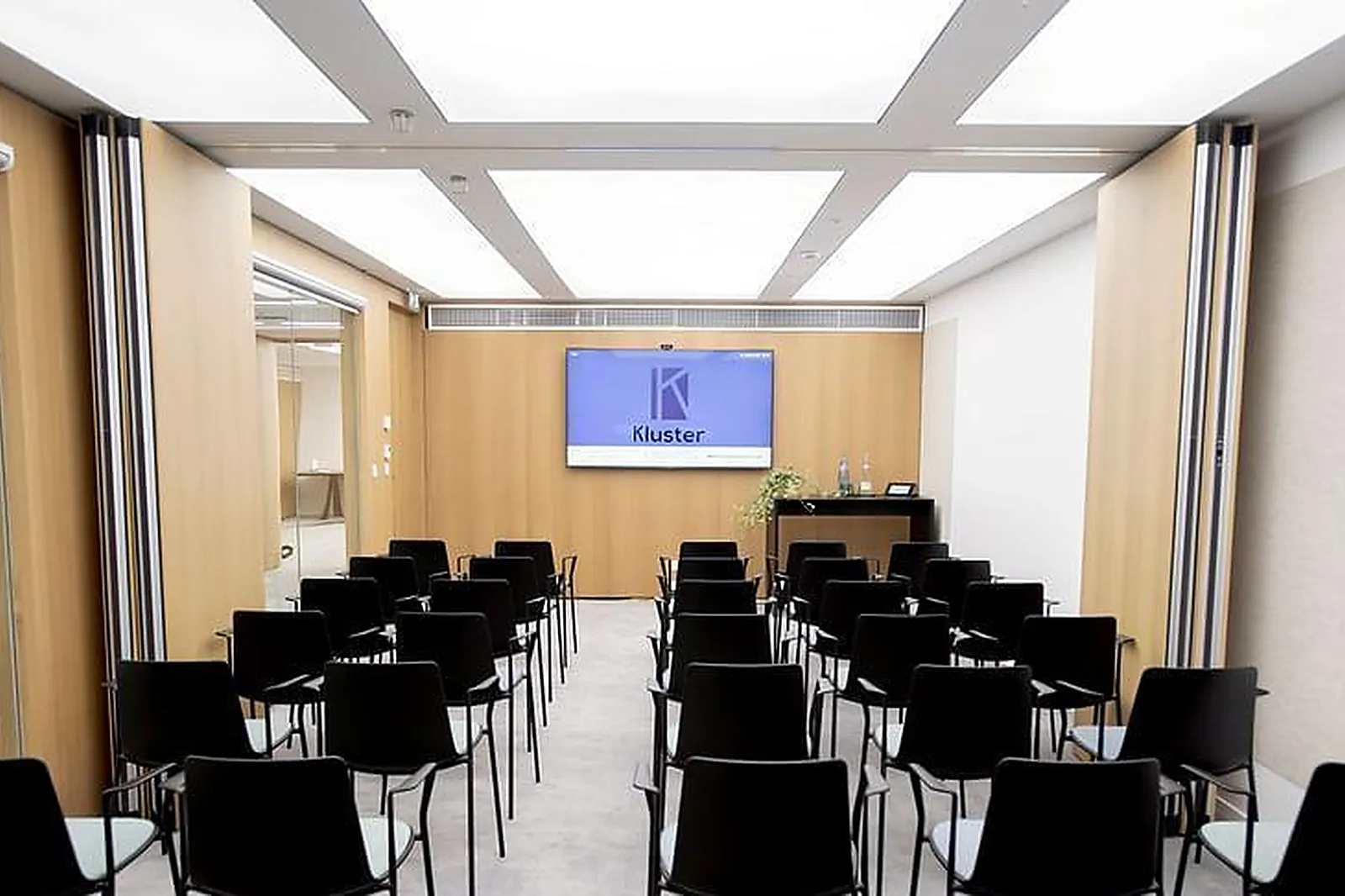 Lieux événementiels, LAHO BUSINESS CENTER ET ROOFTOP