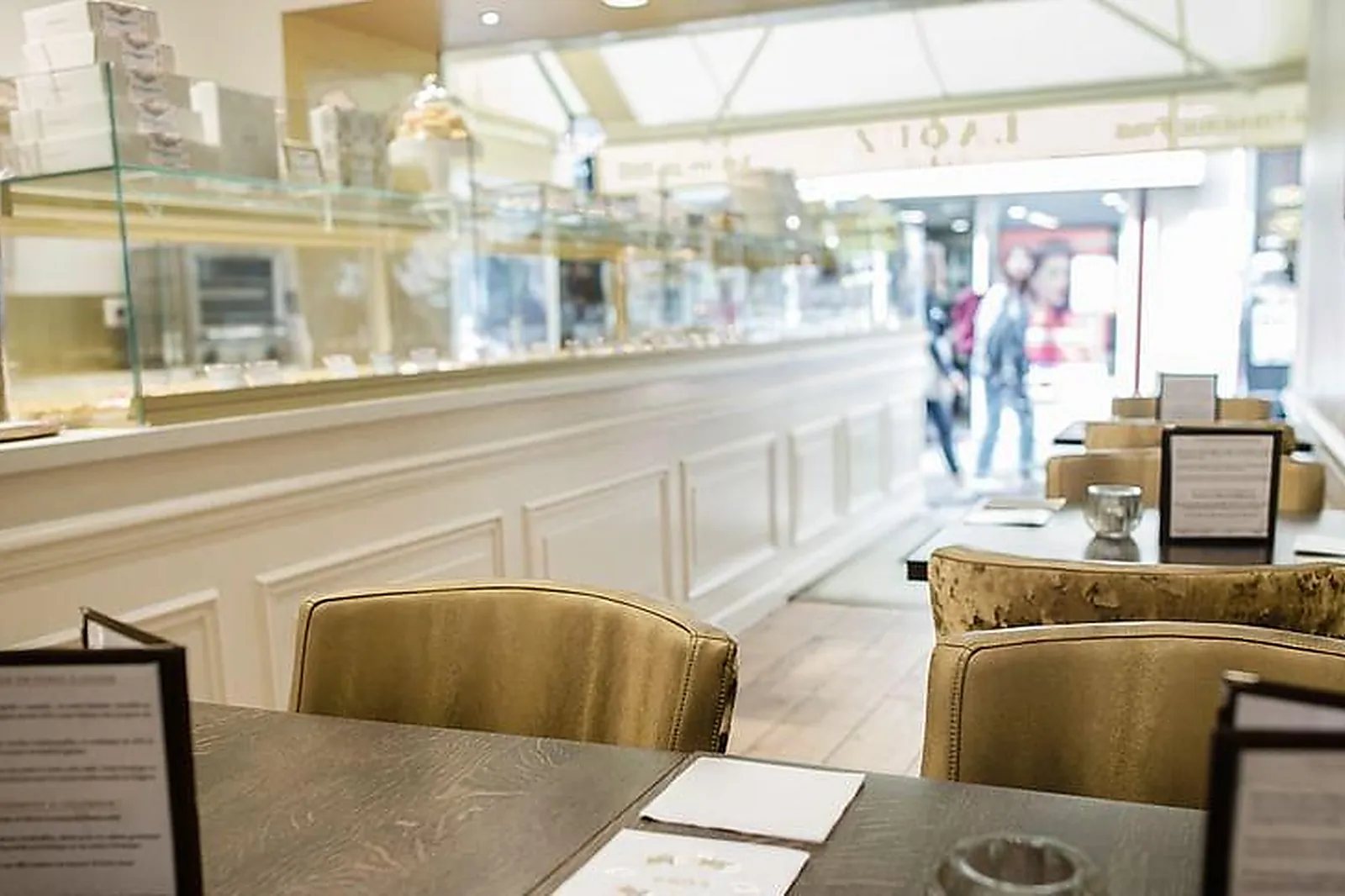 Lieux événementiels, LAOUZ MOUFFETARD