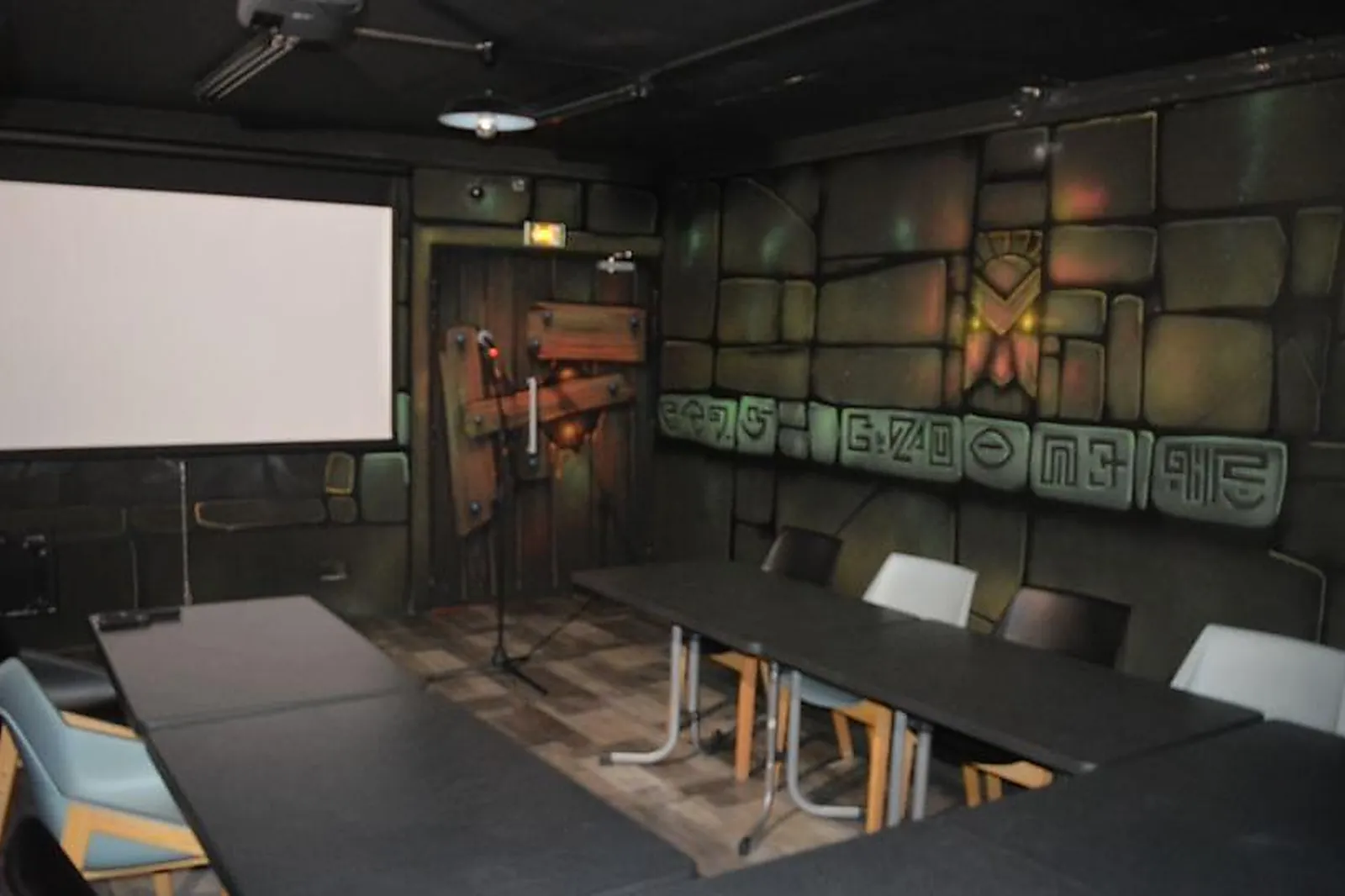 Lieux événementiels, LASER WORLD LA GARENNE