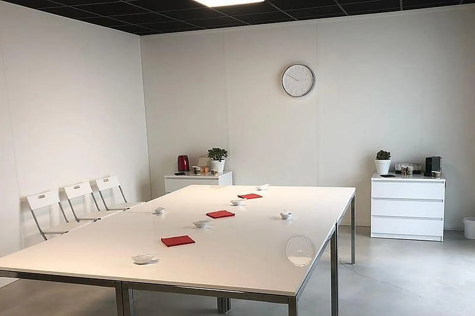 Lieux événementiels, LAST DOOR