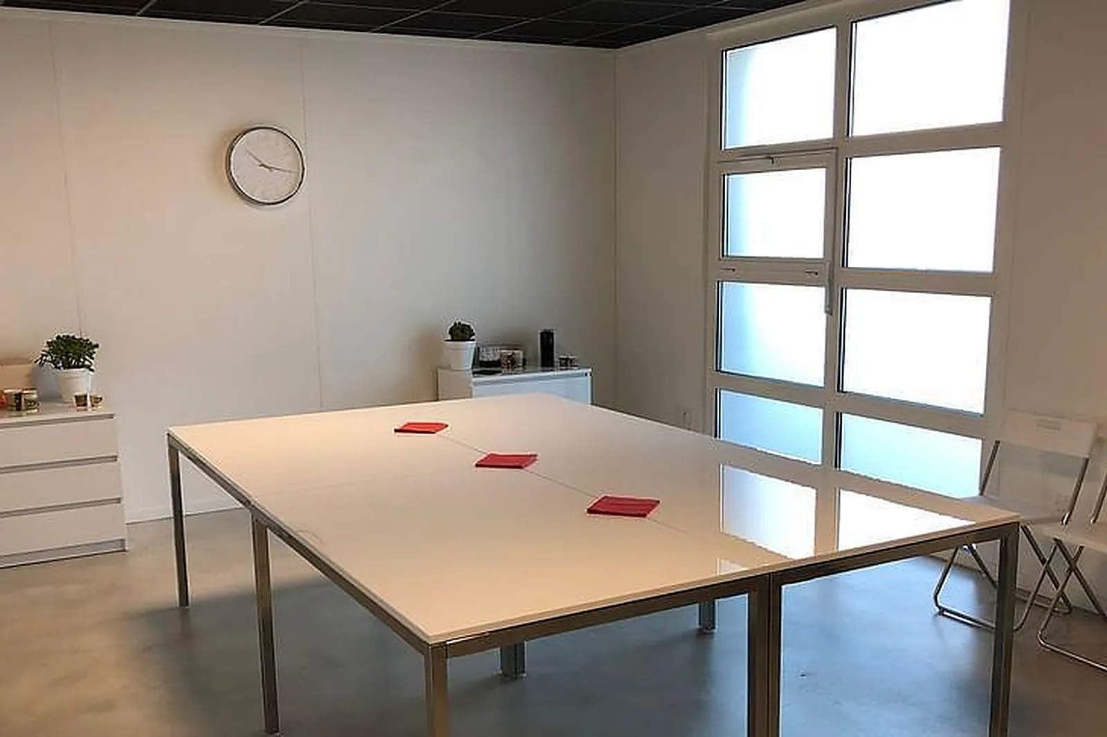 Lieux événementiels, LAST DOOR