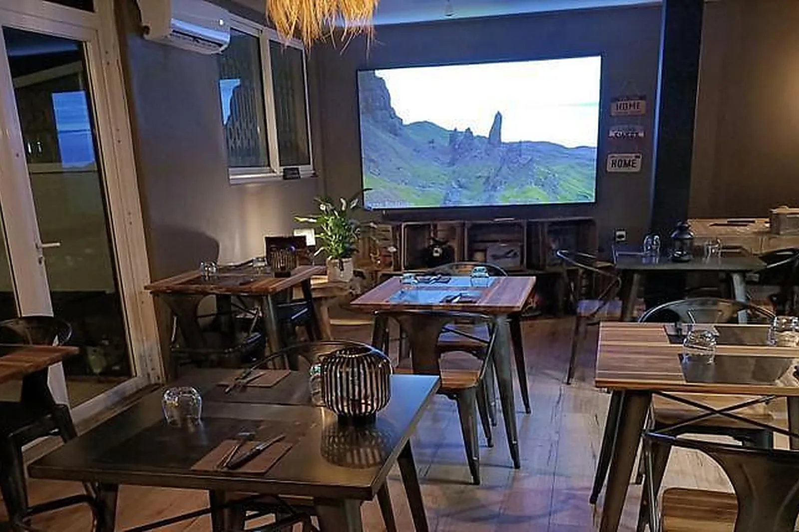 Lieux événementiels, L'AVIATEUR