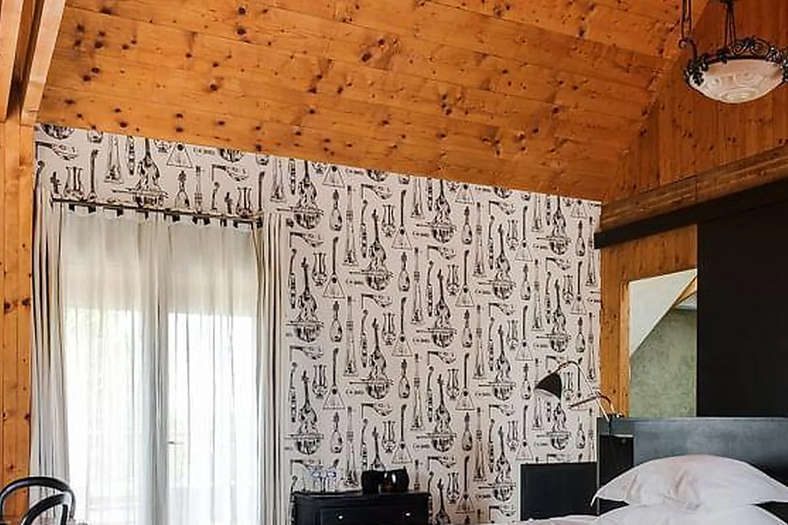 Lieux événementiels, SALLE DE CONFÉRENCE AVEC ÉCRAN