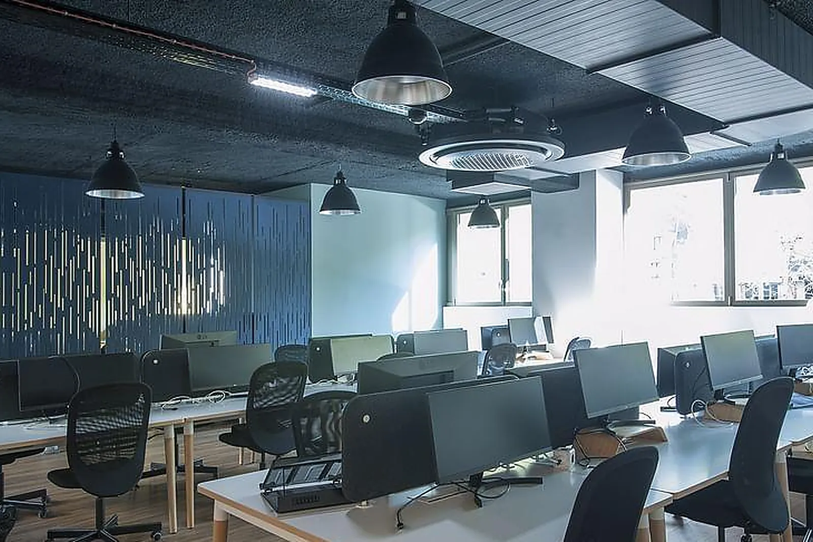 Lieux événementiels, LE 103