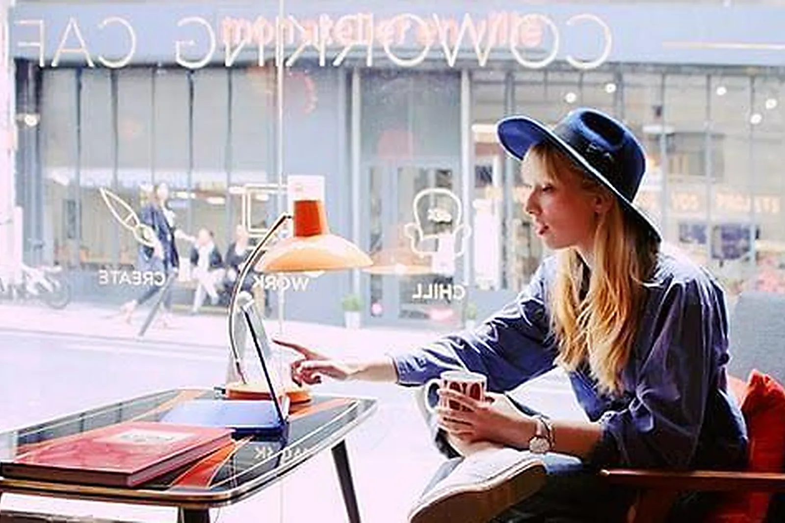 Lieux événementiels, DESKOPOLITAN VOLTAIRE