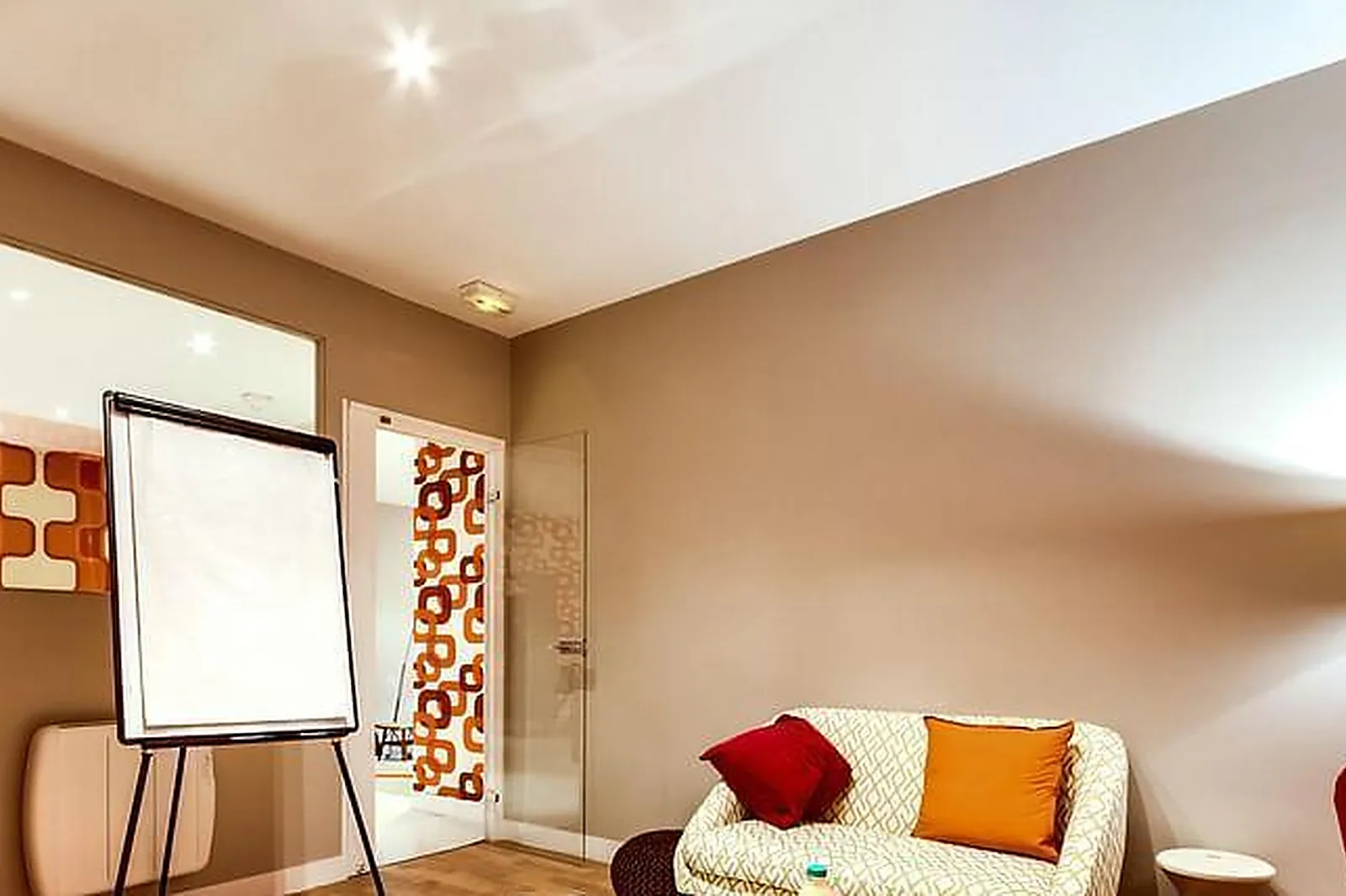 Lieux événementiels, DESKOPOLITAN VOLTAIRE