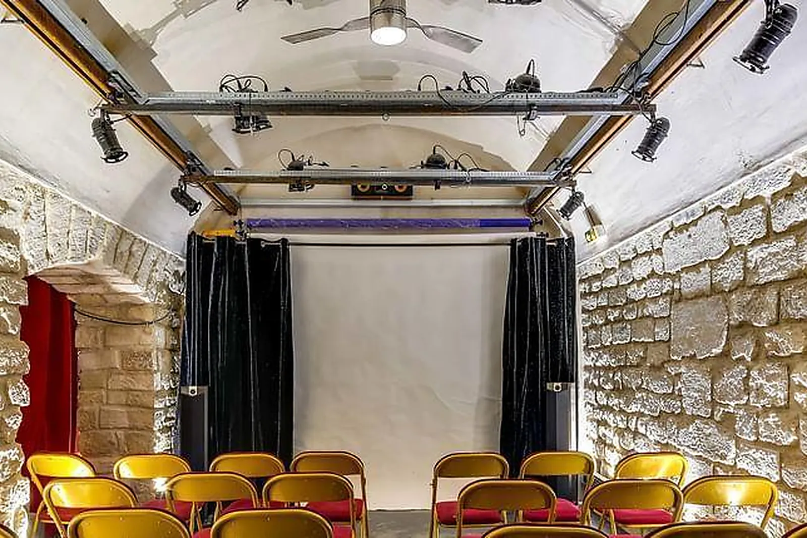 Lieux événementiels, LE 153