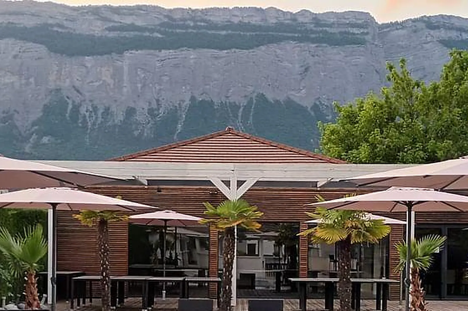 Lieux événementiels, LE 197