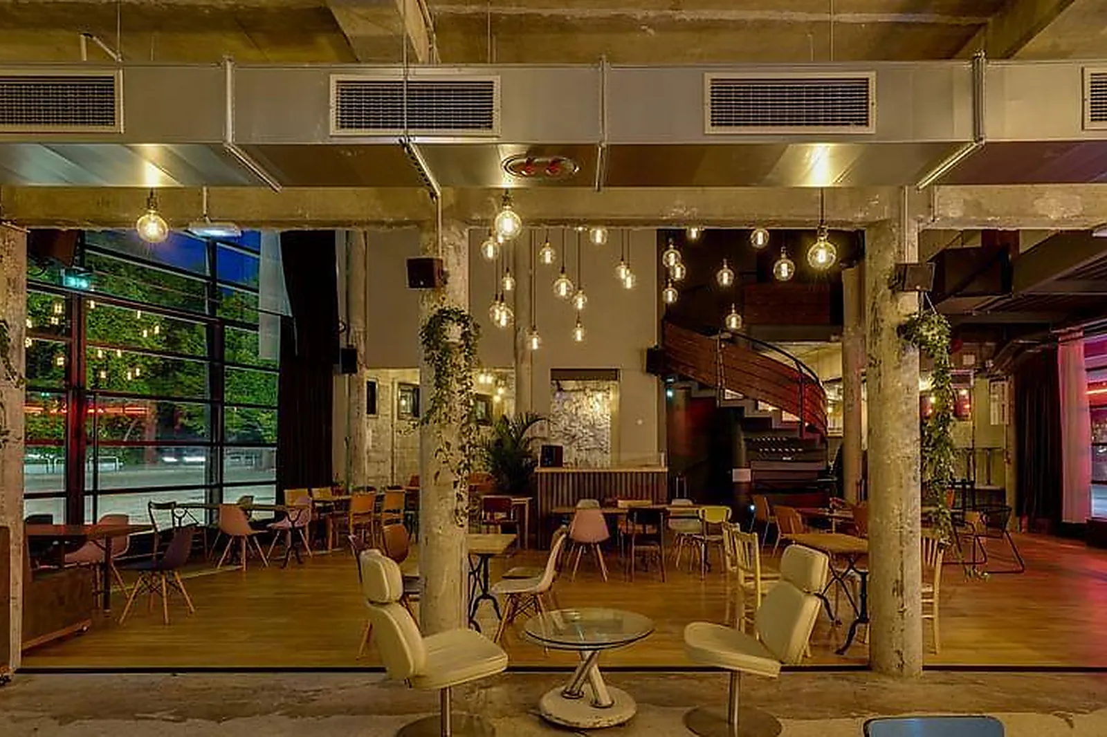 Lieux événementiels, LE 211