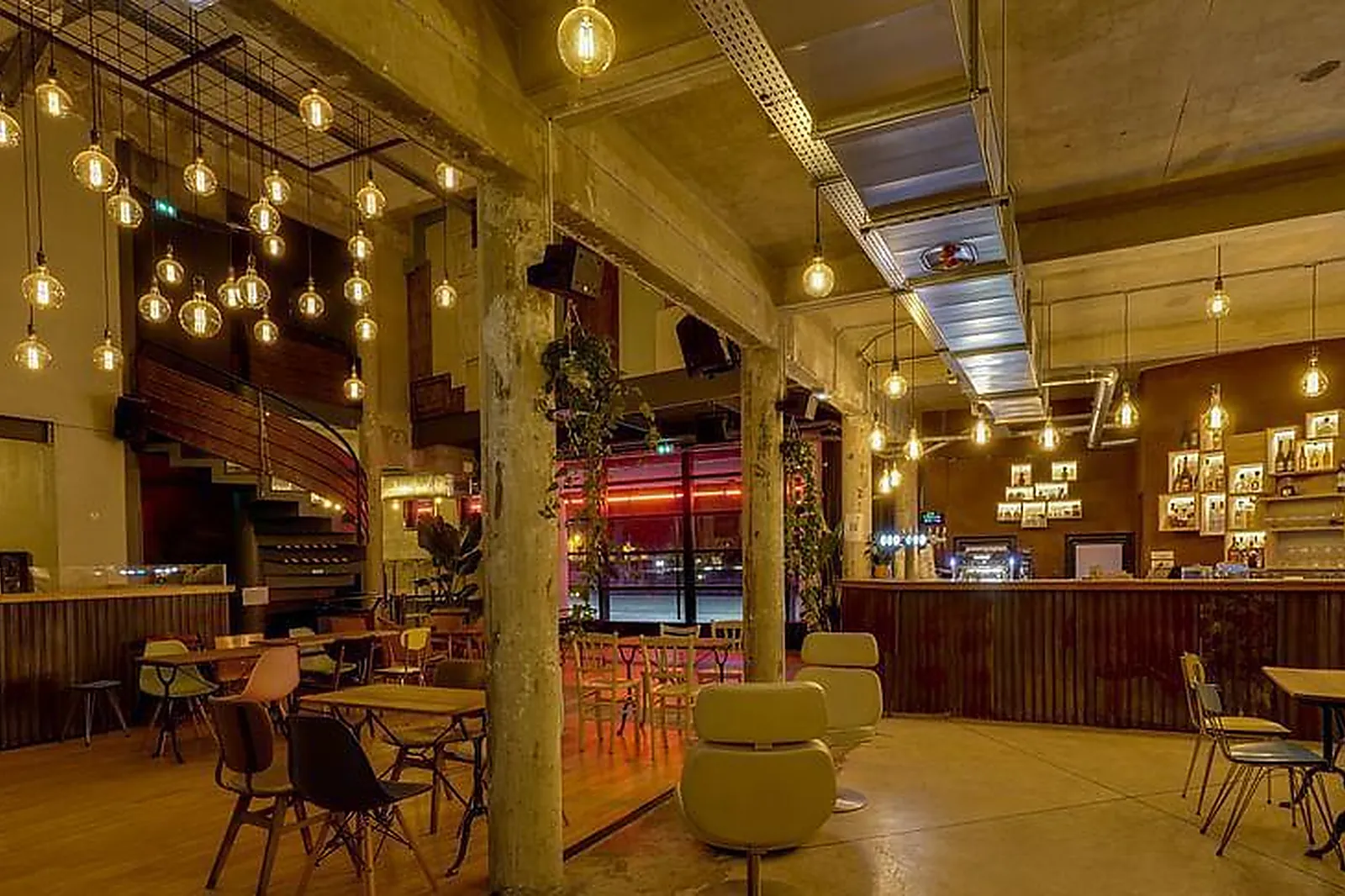 Lieux événementiels, LE 211