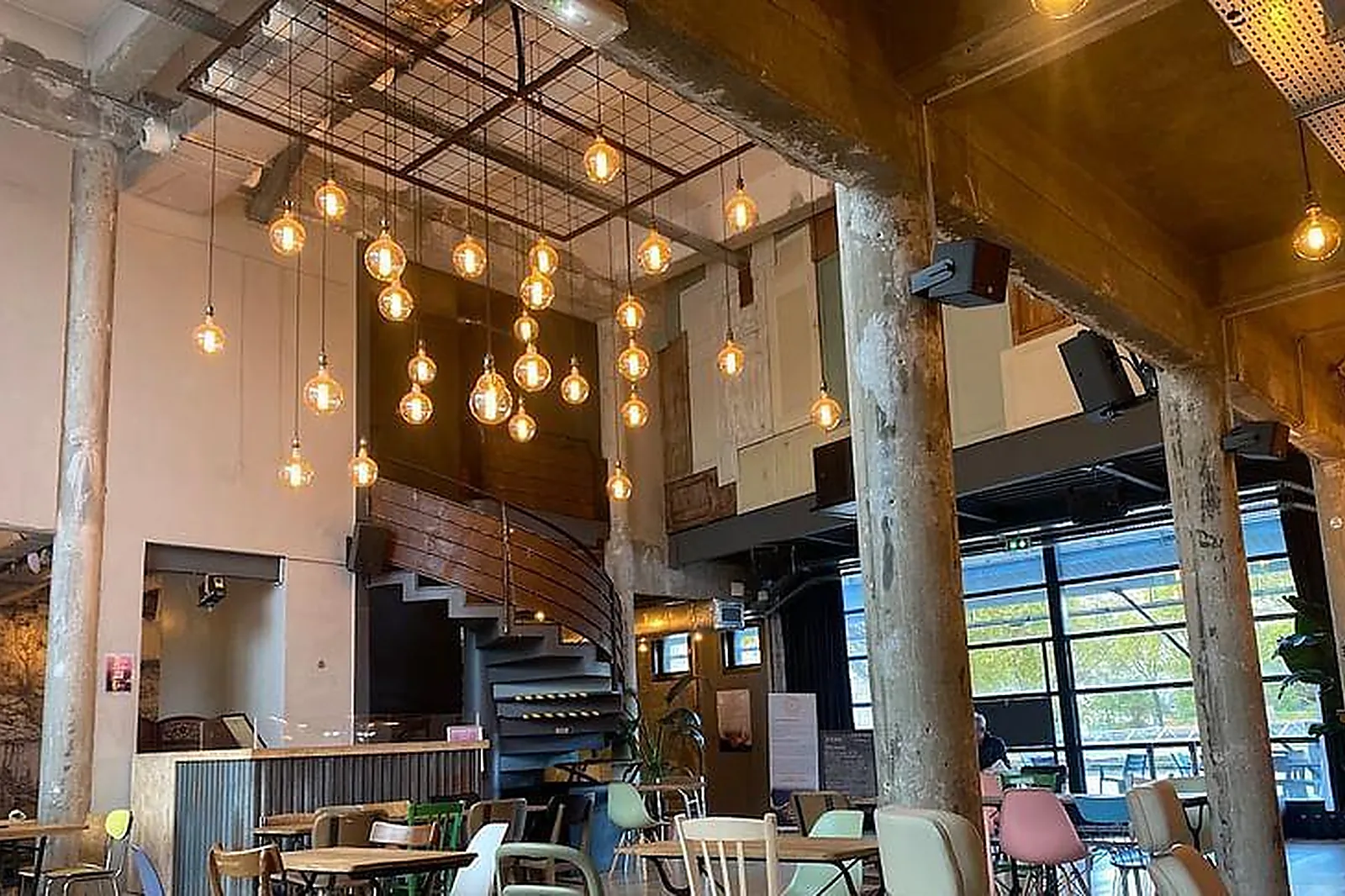 Lieux événementiels, LE 211