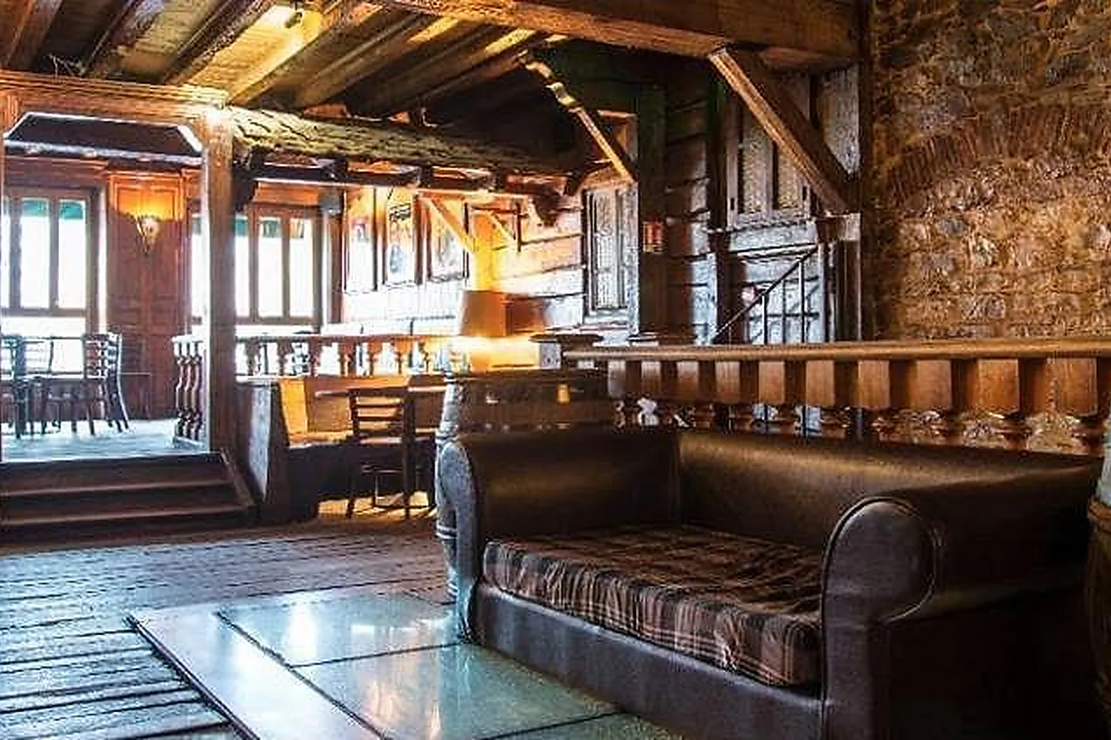 Lieux événementiels, LE 42 BAR