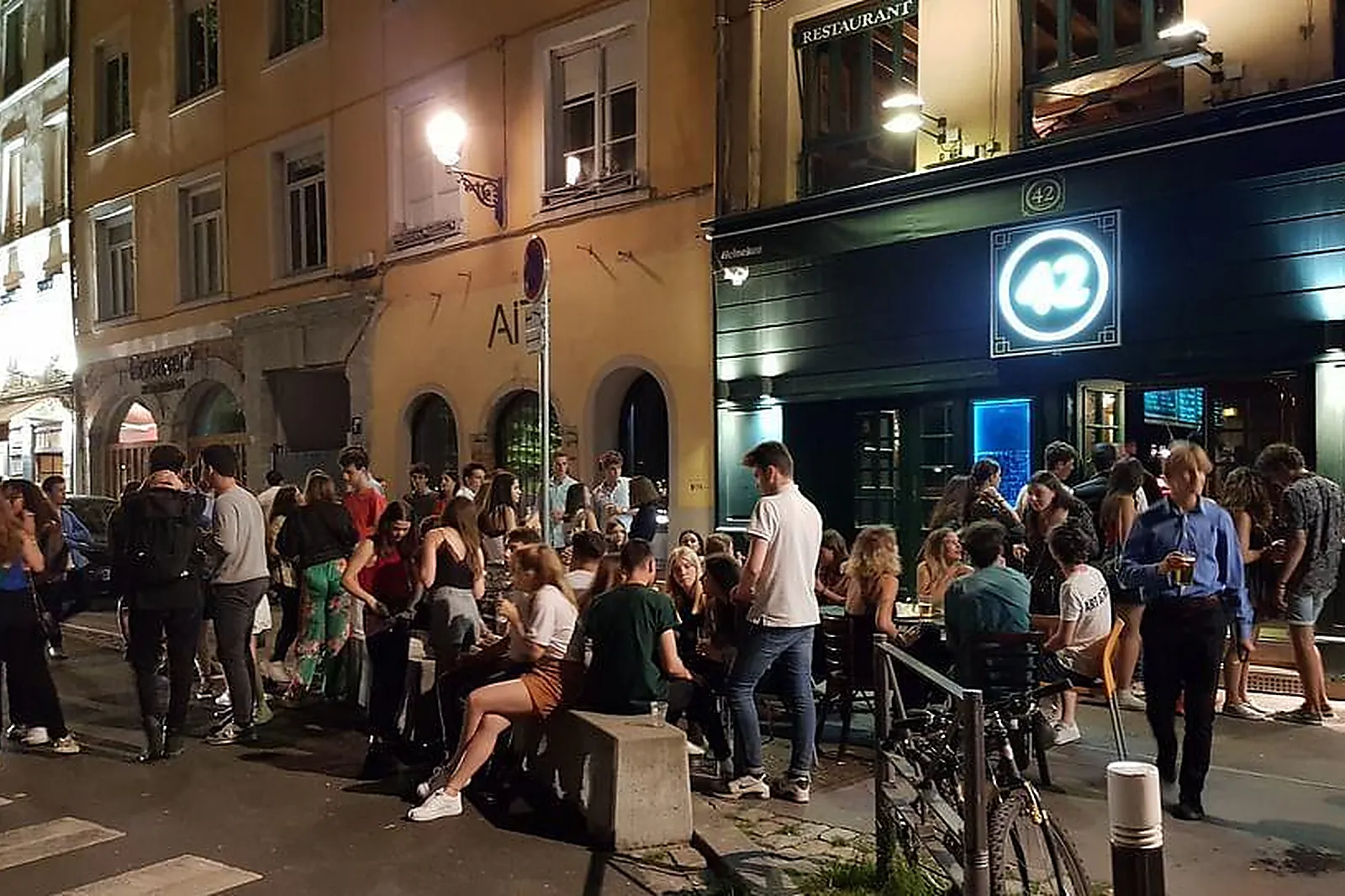 Lieux événementiels, LE 42 BAR