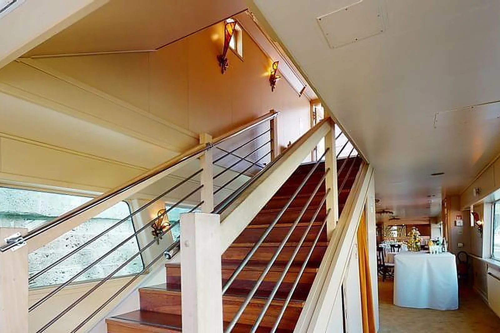 Lieux événementiels, LE BATEAU IVRE