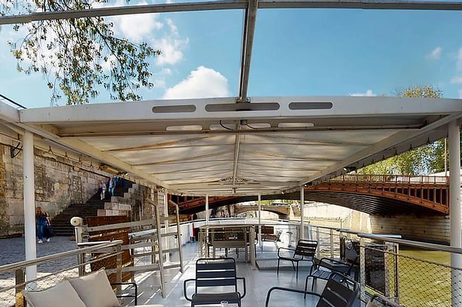 Lieux événementiels, LE BATEAU IVRE