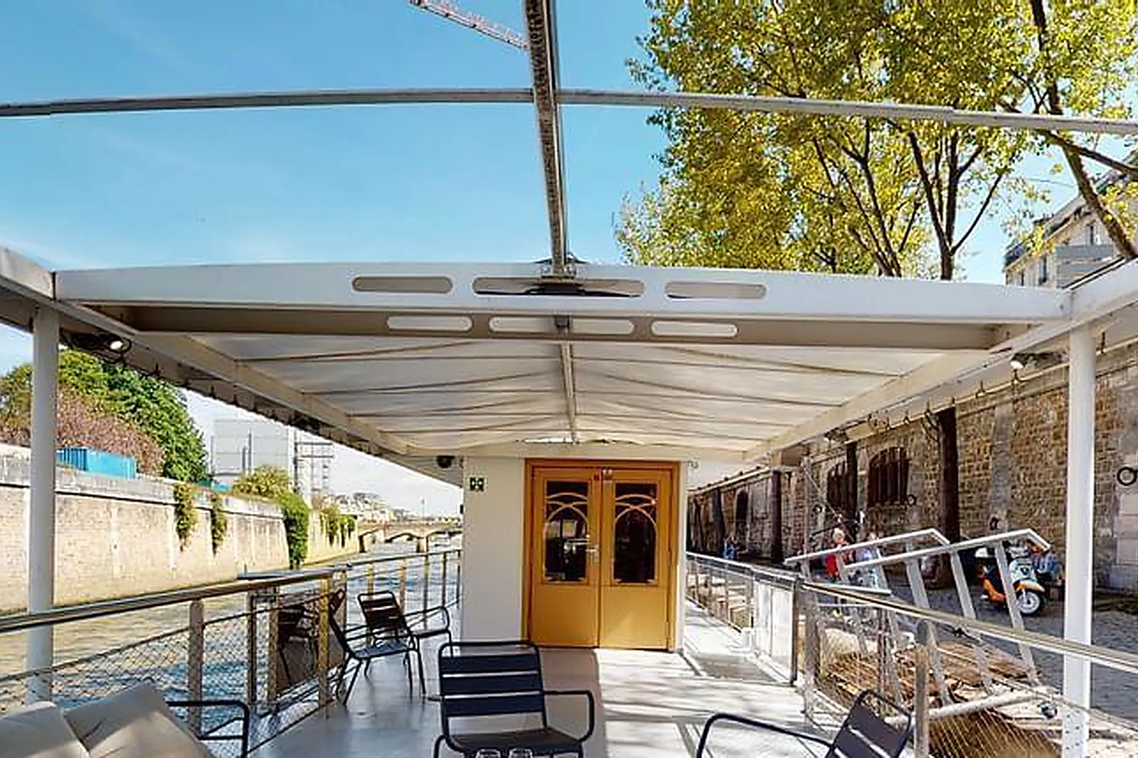 Lieux événementiels, LE BATEAU IVRE