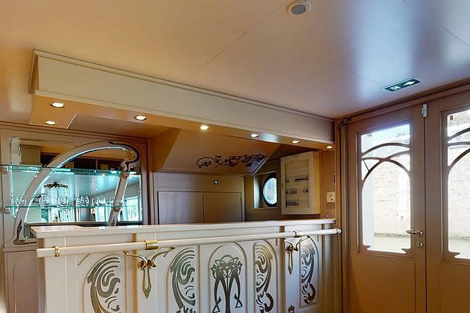 Lieux événementiels, LE BATEAU IVRE