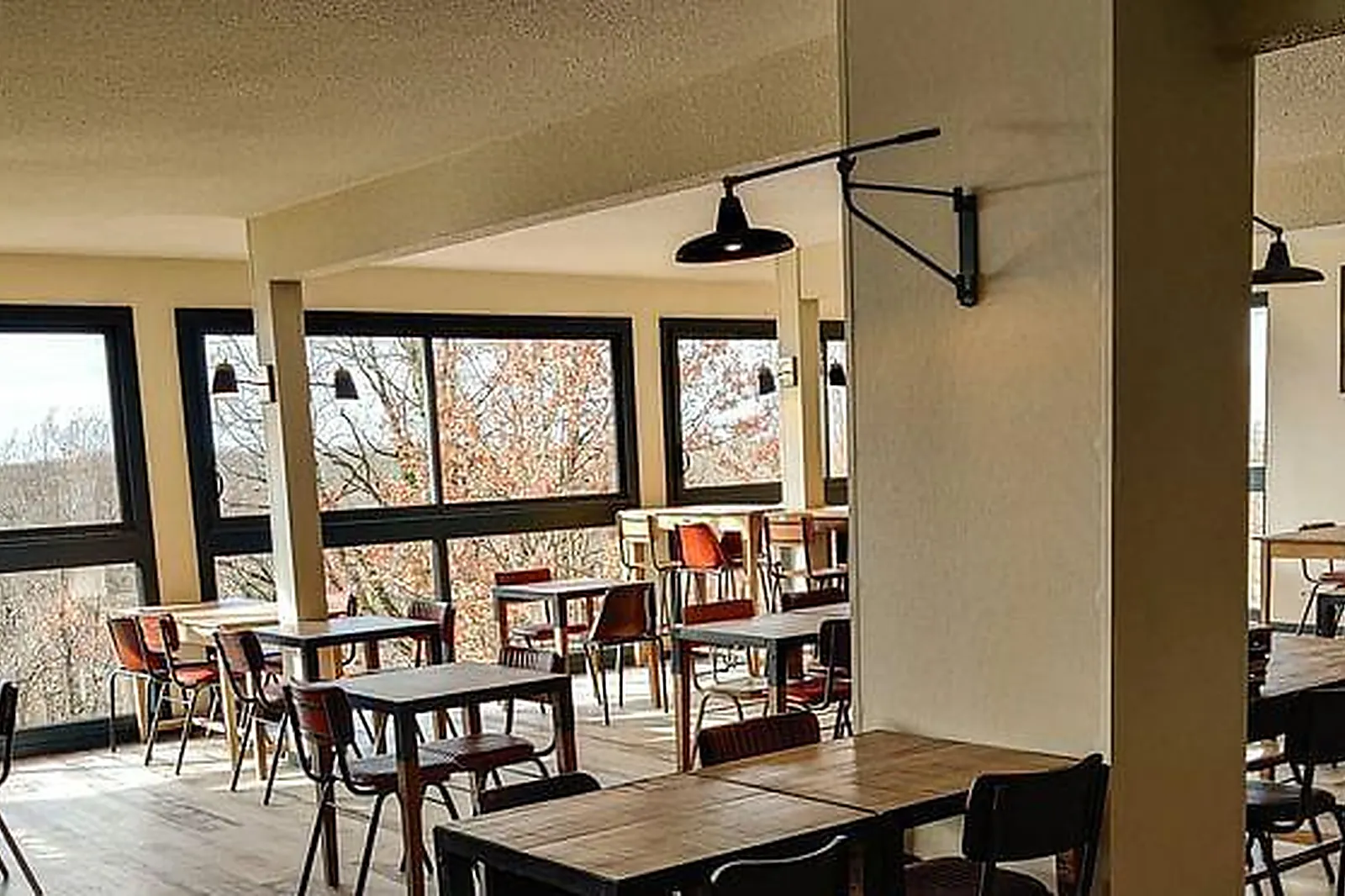 Lieux événementiels, LE BOIS D'IMBERT****