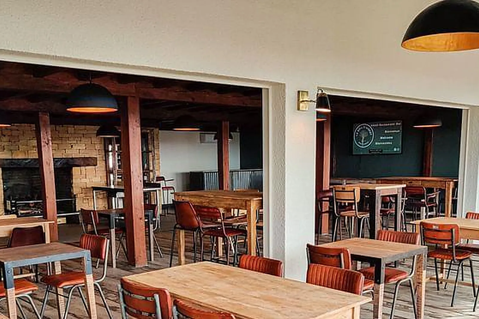 Lieux événementiels, LE BOIS D'IMBERT****